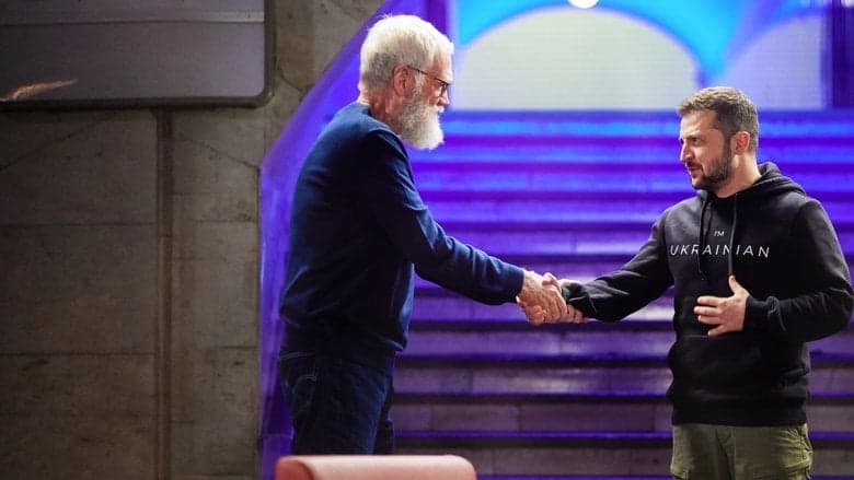 下一位來賓鼎鼎大名：David Letterman 與澤連斯基電影劇照1