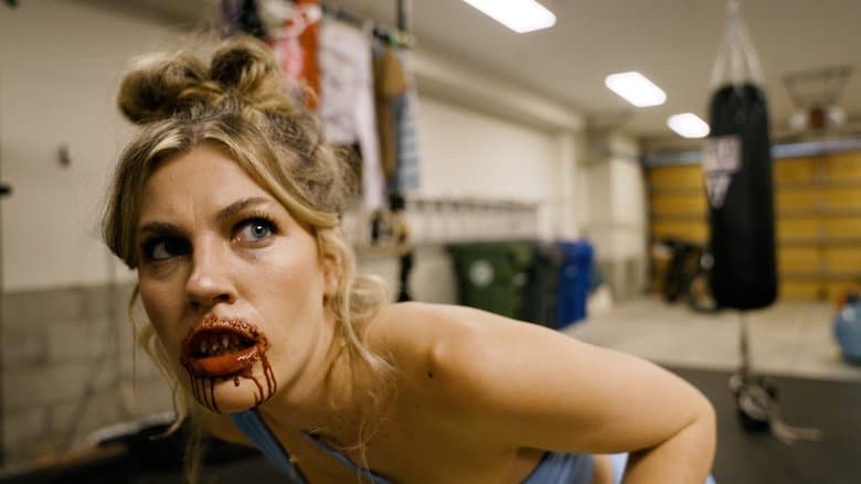 Shark Girl電影劇照1