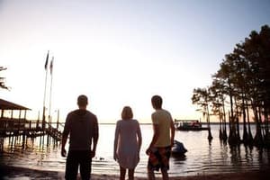 大白鯊3D食人夜電影劇照4