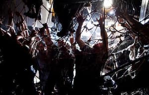 80分鐘死亡直播：屍人嚇輪電影劇照3