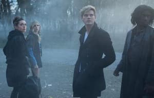 折翼天使首部曲：魔咒之吻電影劇照7