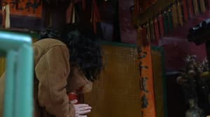 利用破窗空間離開車廂電影劇照4