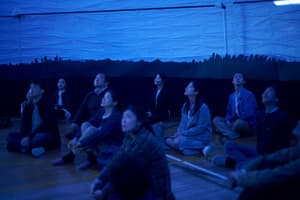 長夜盡頭的微光電影劇照2