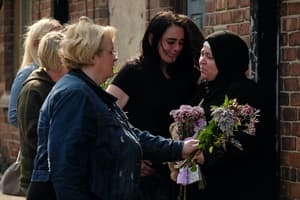 讓我們酒在一起電影劇照8