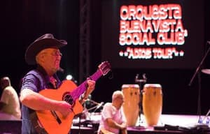 弦滿夏灣拿電影劇照2