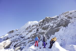 看不見的頂峰電影劇照14