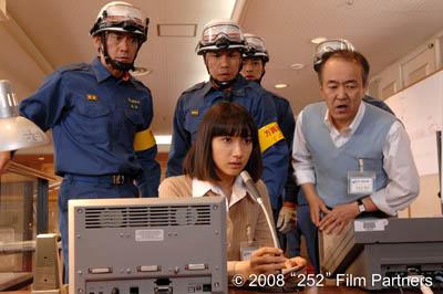 252求生訊號電影劇照1