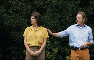 伊娃失身的抉擇電影劇照1