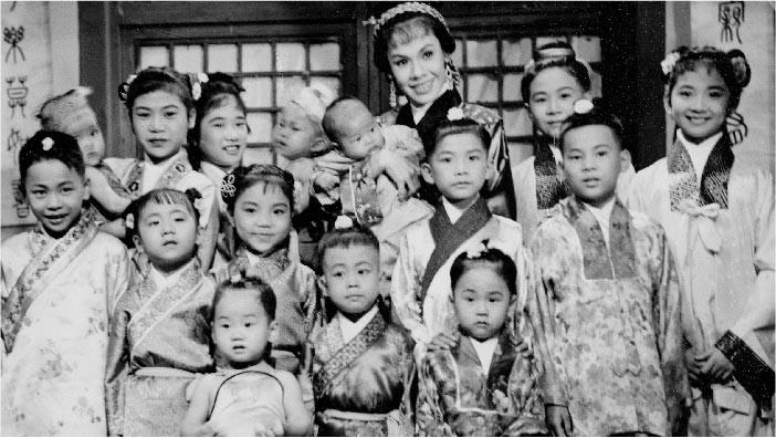 七兒八女九狀詞 (影畫早晨——家燕與小田)電影劇照1