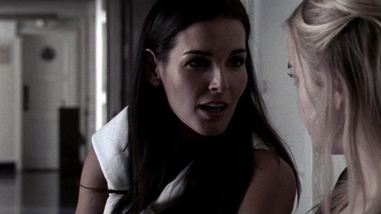 Glass House: The Good Mother電影劇照1