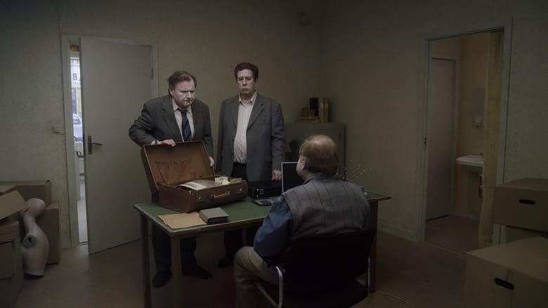 En duva satt på en gren och funderade på tillvaron電影劇照1