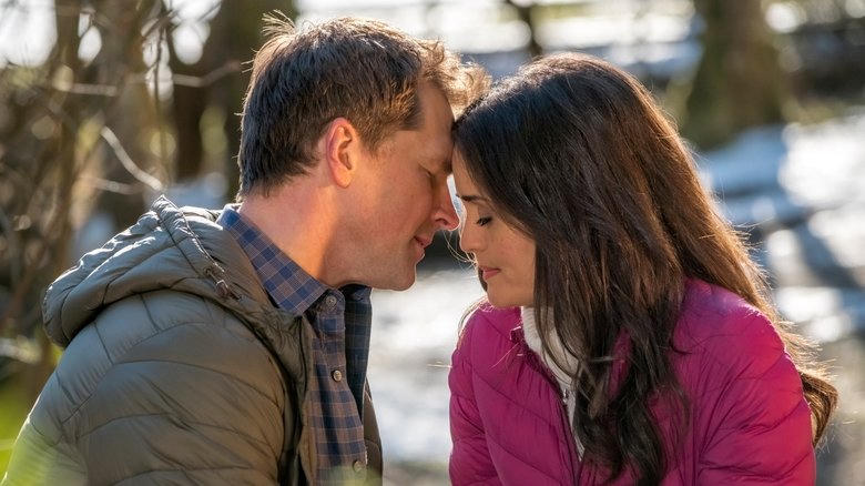 Campfire Kiss電影劇照1