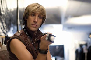 波兒出城之妖壇教祖三點畢露搞硬美國佬電影劇照4