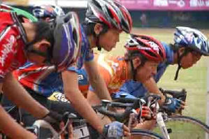 瘋狂的賽車電影劇照3