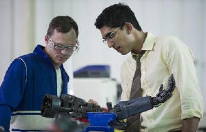 超人類:卓比電影劇照5