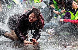 逆權師奶電影劇照12