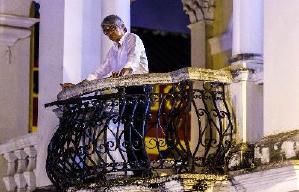 燈塔下的戀人電影劇照15