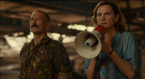 突襲安全區電影劇照12