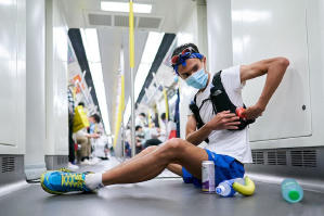 香港四徑大步走電影劇照25