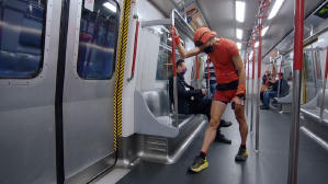 香港四徑大步走電影劇照41