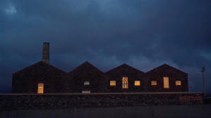 身延步築 + 地平線上的女士 (JF2021)電影劇照6