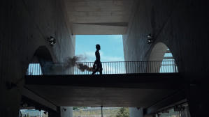 身延步築 + 地平線上的女士 (JF2021)電影劇照10