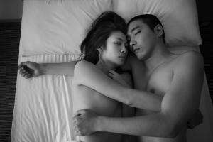 火口的二人電影劇照2