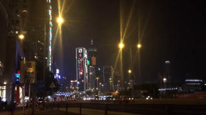 利用破窗空間離開車廂電影劇照14