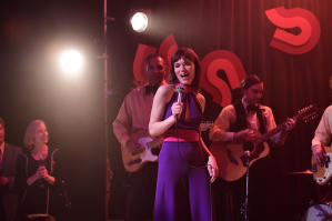 歌聲伴我心電影劇照6