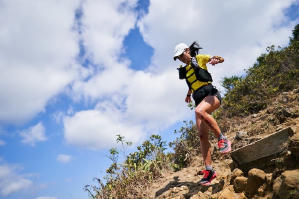 香港四徑大步走電影劇照28