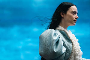 可憐的東西電影劇照17