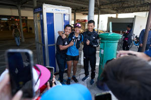 香港四徑大步走電影劇照8