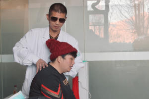 看不見的頂峰電影劇照8