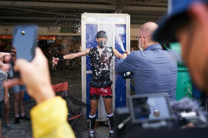 香港四徑大步走電影劇照9