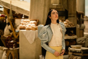 可憐的東西電影劇照18