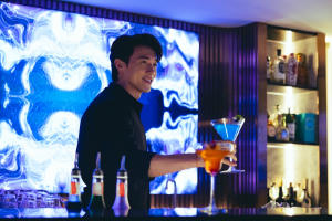 𝗺𝟲 𝘀𝗰𝗿𝗲𝗲𝗻𝗶𝗻𝗴 𝟮𝟱 ➤ 祥賭必贏買定離手謝票場電影劇照4