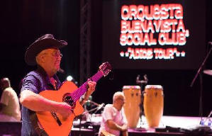 弦滿夏灣拿電影劇照2