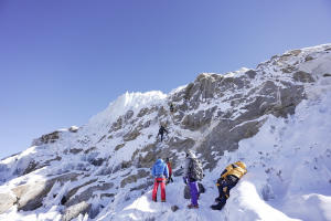 看不見的頂峰電影劇照14