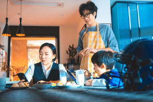 調教你丈夫電影劇照3