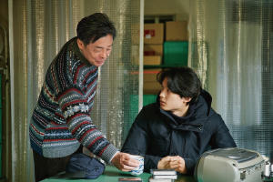 長夜盡頭的微光電影劇照17