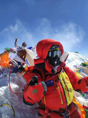 看不見的頂峰電影劇照25