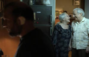 癲離地中坑電影劇照7