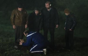 癲離地中坑電影劇照8