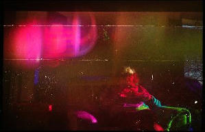 港口城市、墜落拱門電影劇照2