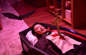 我老婆日日都扮死電影劇照3