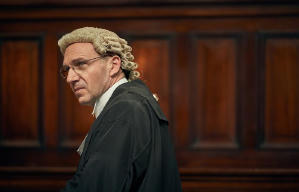 官謊真相電影劇照4