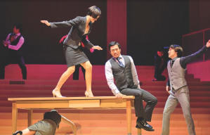 非常林奕華舞台映画：華麗上班族之生活與生存電影劇照2