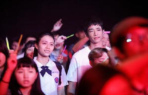 帶我去月球電影劇照6