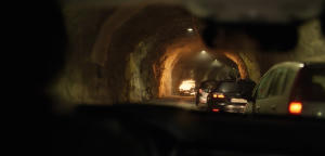 隧道浩劫：火海求生電影劇照2