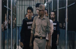 殺出金邊監獄電影劇照3